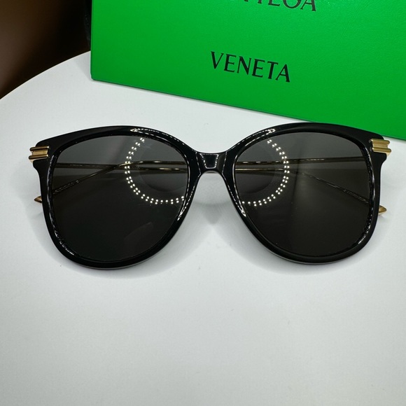 Bottega Veneta Women’s Sunglasses - Picture 1 of 6